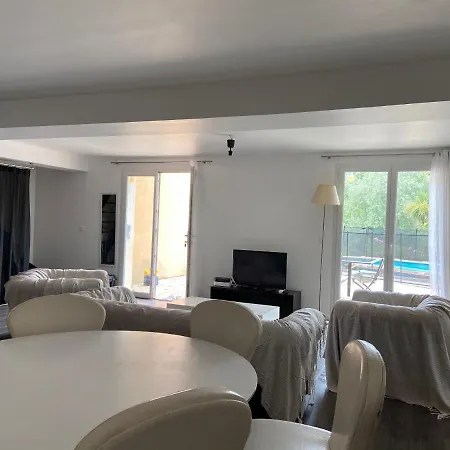 Apartment Le Mas Constance
