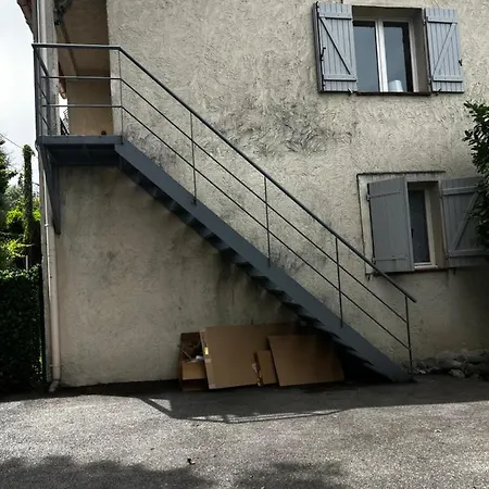 Le Mas Constance Apartment *